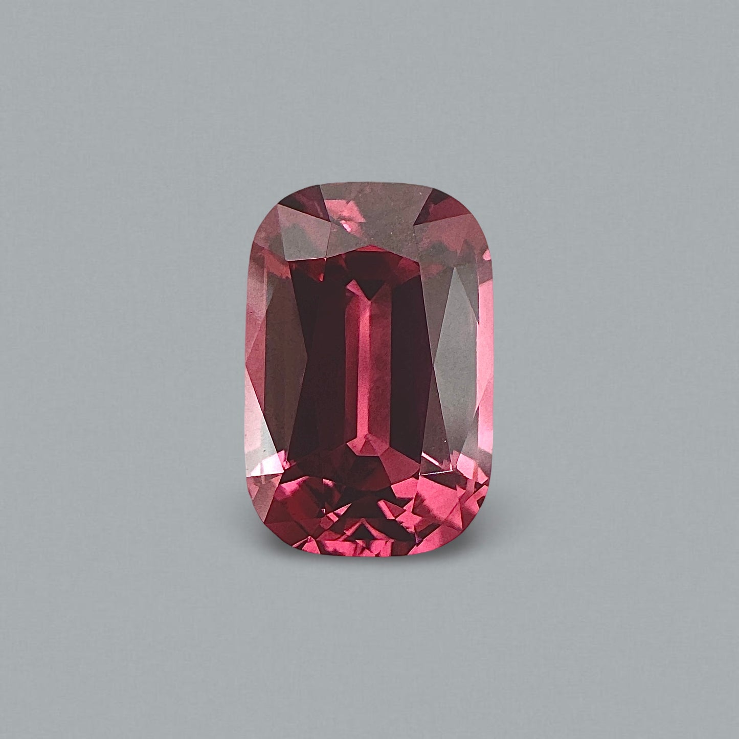 [NGI] 2.67 CTS Pink Spinel (Vietnam)