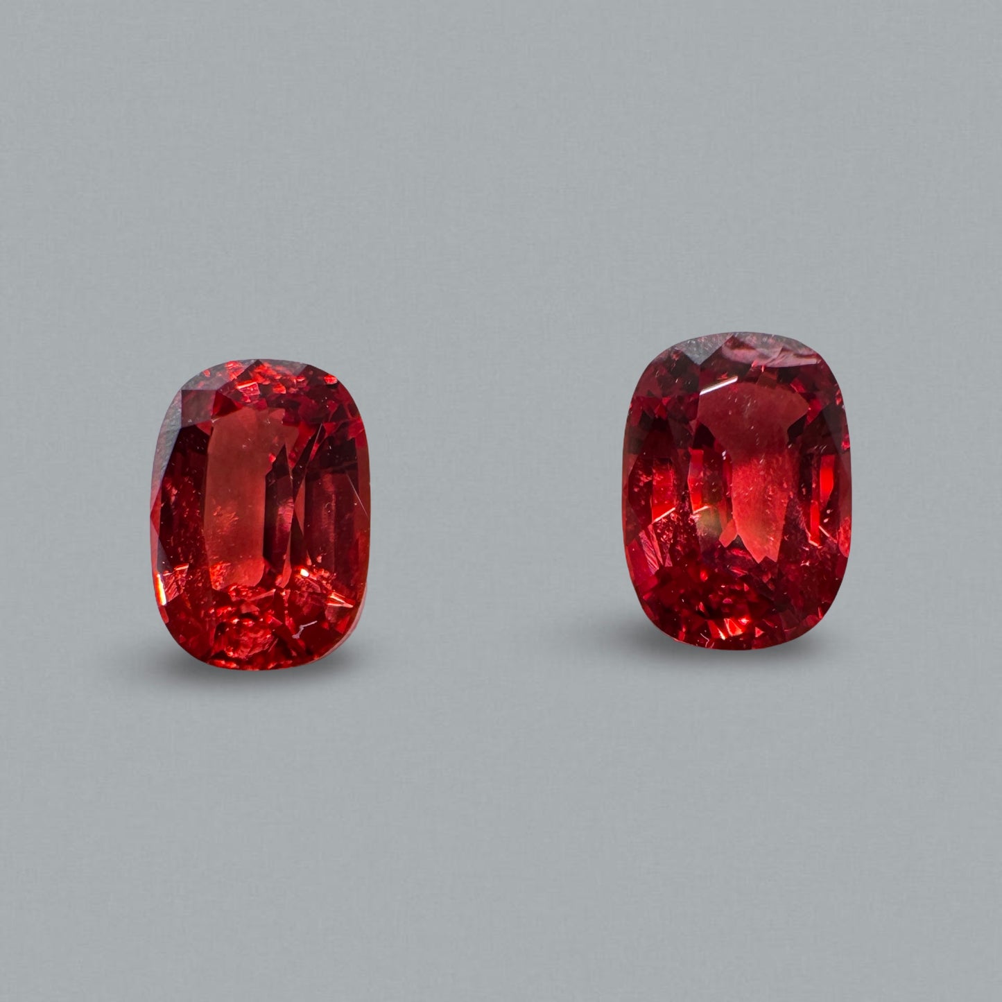 [NGI] 2.12 CTS Orangy Red Spinel Matching Pair (Burma)